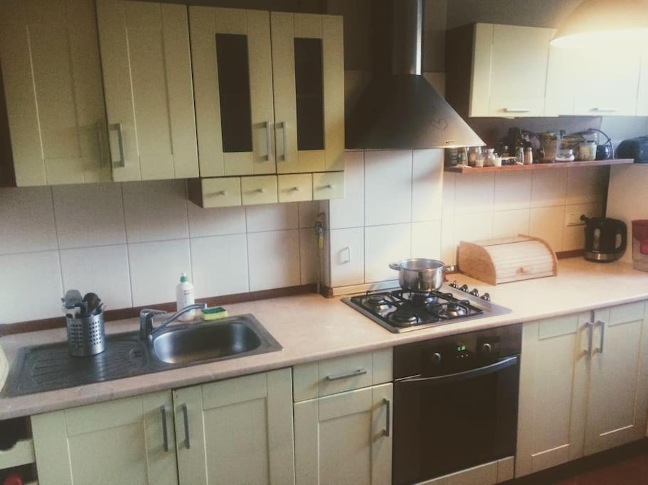 Nice Room, Комната, Pokoj Miedzy Airport Wro A Centrum วรอตซวาฟ ภายนอก รูปภาพ
